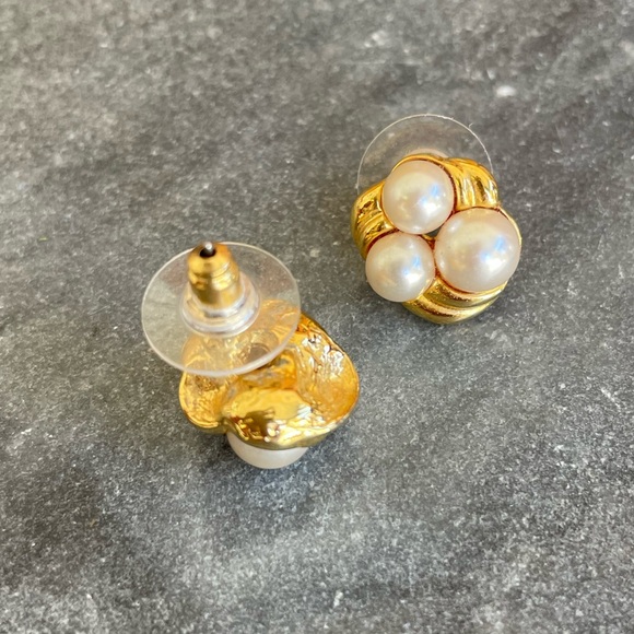 Avon Gold Pearl Cluster Earrings - Picture 3 of 6
